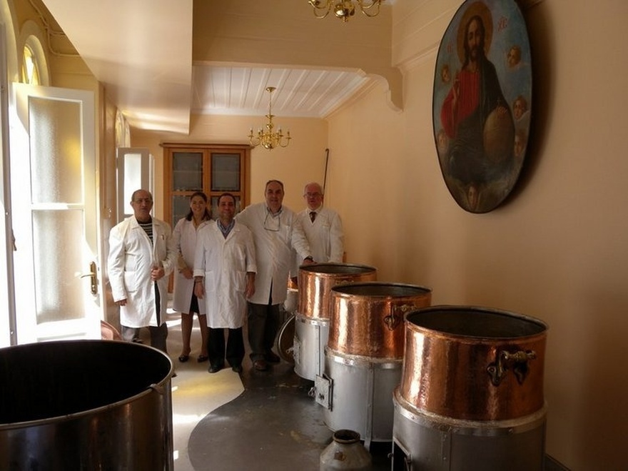 Άγιο Μύρο: Παρασκευάζεται κάθε 10 χρόνια και απαιτεί 57 σπάνια υλικά