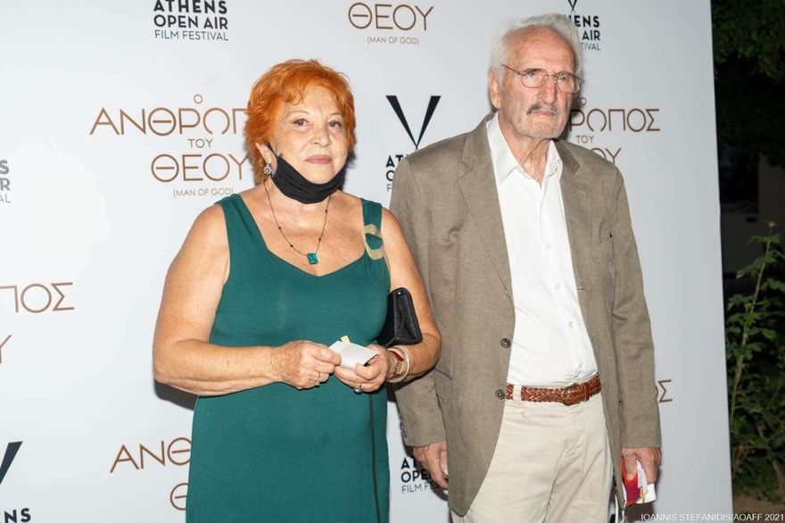 Νικήτας Τσακίρογλου: Τα δύσκολα χρόνια της Κατοχής, ο γάμος 50 ετών με τη Χρυσούλα Διαβάτη, οι διαφωνίες τους και το εξοχικό στην Επίδαυρο