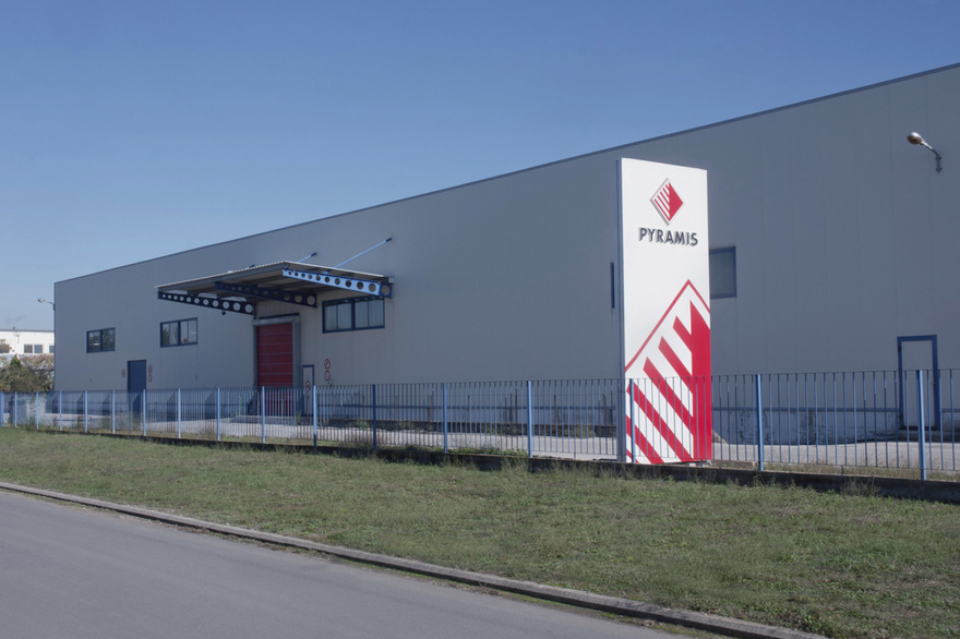 H Pitsos έγινε Pyramis: Ανοίγει το εργοστάσιο και είναι 100% ελληνικό