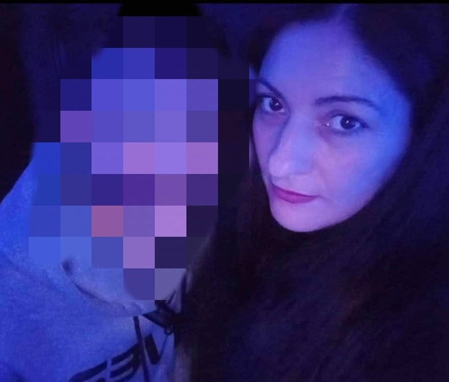 Auτή είναι η 43χρονη Δώρα που σκóτωσε σήμερα ο πρώην σύντροφος της στο Αγρίνιο