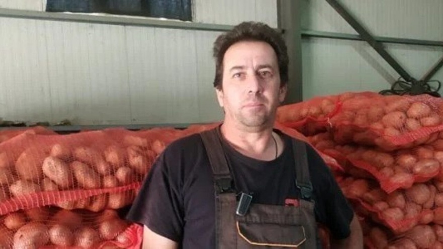 Υπάρχει ακόμη ανθρωπιά εκεί έξω: Λεβέντης αγρότης από την Καστοριά χάρισε 25 τόνους πατάτας σε άπορες οικογένειες