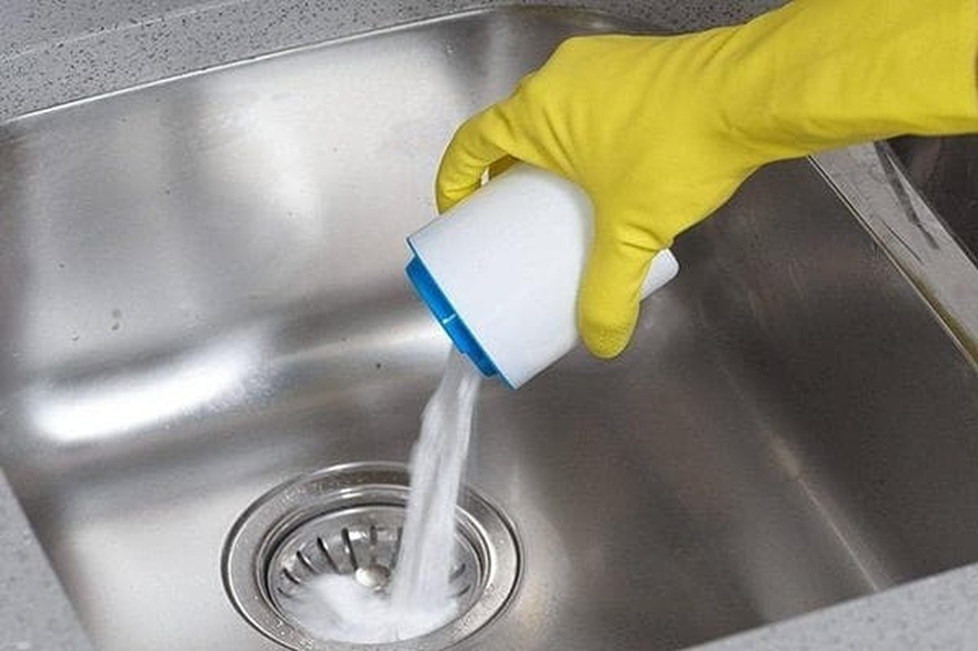 Ρίξτε αλάτι μέσα στην τουαλέτα και θα καταλάβετε – Αυτά δεν μας τα λένε οι υδραυλικοί