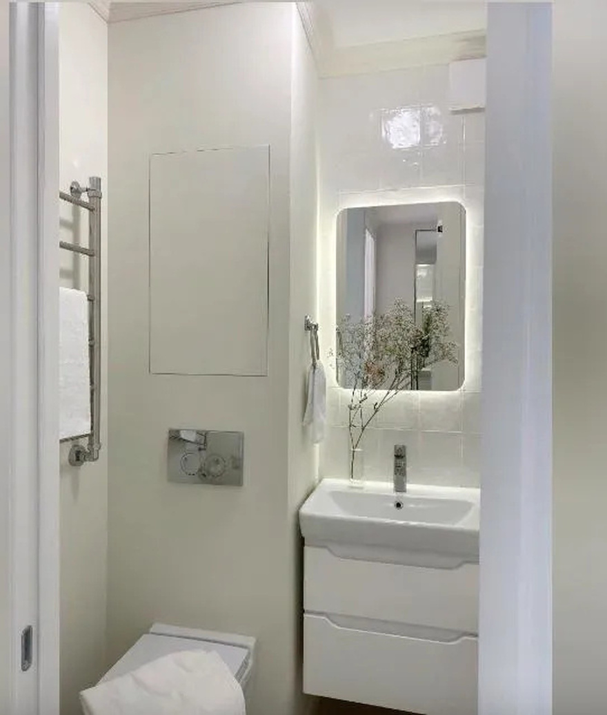 Ένας Άντρας Αγόρασε Ένα Διαμέρισμα Για Τη Μητέρα Του: Έκανε Μια Οικονομική, Αλλά Πολύ Στυλάτη Ανακαίνιση Με Τα Χέρια Του!