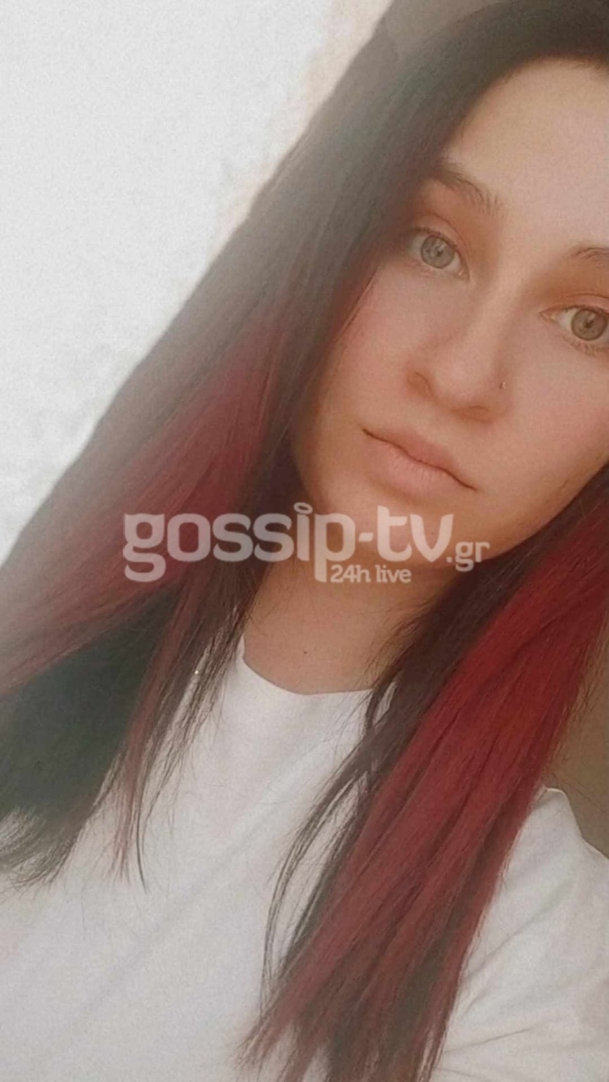 Πράσινα μαλλιά, τεράστιες βλεφαρίδες, σαγηνευτική ομορφιά: Καλλονή στα 27 της η μικρή Εβίτα από τη Νταντά, ξεπέρασε & τη Λεκάκη