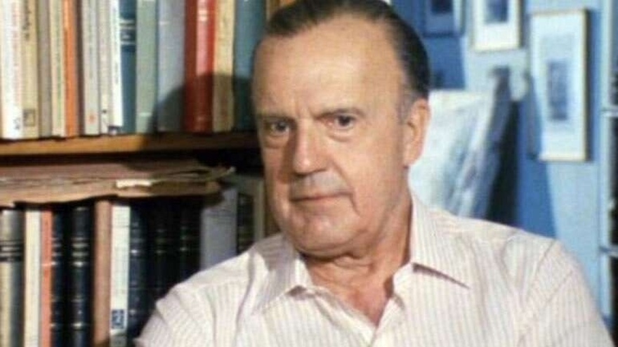 Δημήτρης Μυράτ: Ο σφοδρός έρωτας με τη μαθήτριά του, η παραίτηση από το Εθνικό, η καταγωγή από τη Σμύρνη και οι απόψεις για τον κομμουνισμό