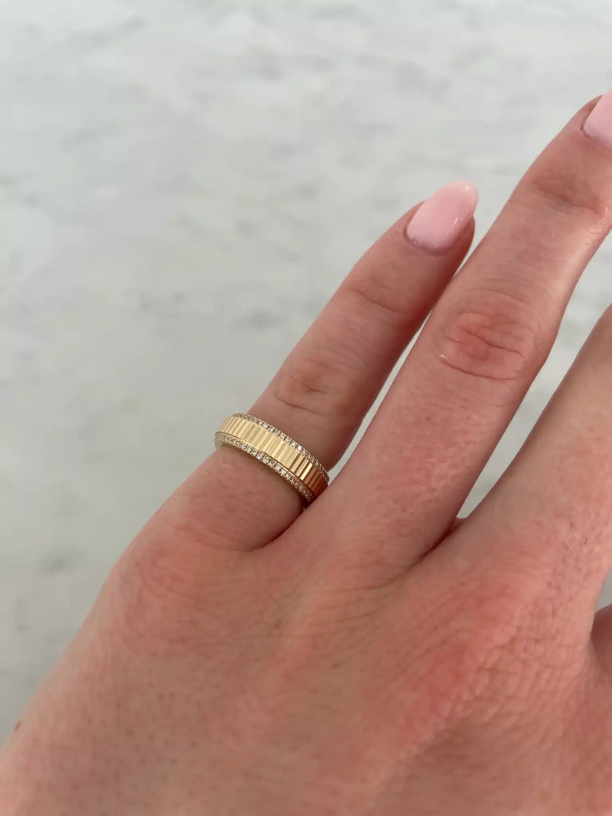 Το δάχτυλο στο οποίο επιλέγετε να φοράτε το δαχτυλίδι σας, δείχνει πολλά περισσότερα από ότι νομίζετε για το χαρακτήρα σας