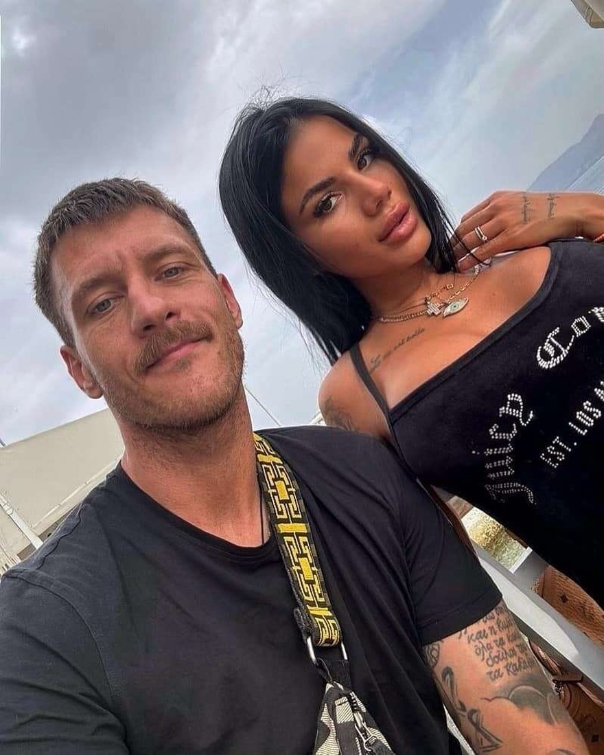 Τούνη στο μελαχρινό! Η νέα σύντροφος του Παπαντωνίου μετά την Ιωάννα (ΦΩΤΟ)