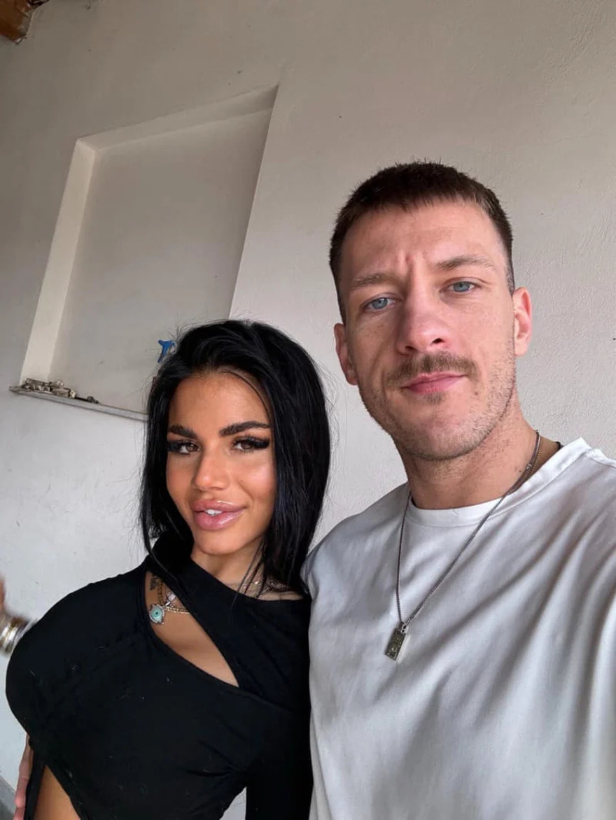 Τούνη στο μελαχρινό! Η νέα σύντροφος του Παπαντωνίου μετά την Ιωάννα (ΦΩΤΟ)