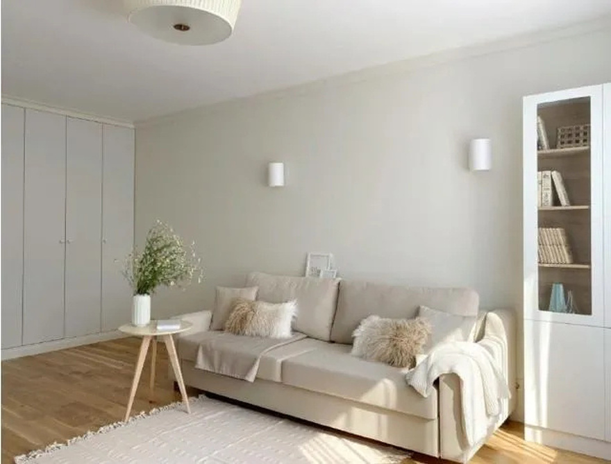 Ένας Άντρας Αγόρασε Ένα Διαμέρισμα Για Τη Μητέρα Του: Έκανε Μια Οικονομική, Αλλά Πολύ Στυλάτη Ανακαίνιση Με Τα Χέρια Του!