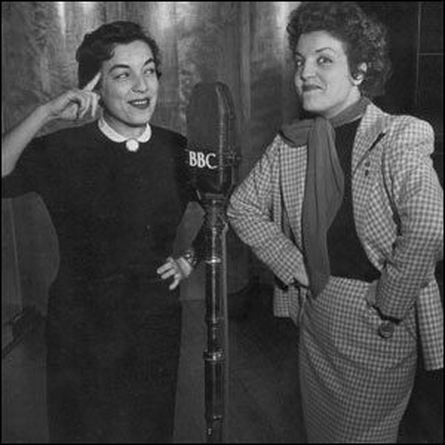 Άννα Καλουτά: Η βασίλισσα της επιθεώρησης, το πάθος με τον Κωνσταντάρα, η άρνηση για γάμο και η συνύπαρξη με την αδερφή της στο θέατρο