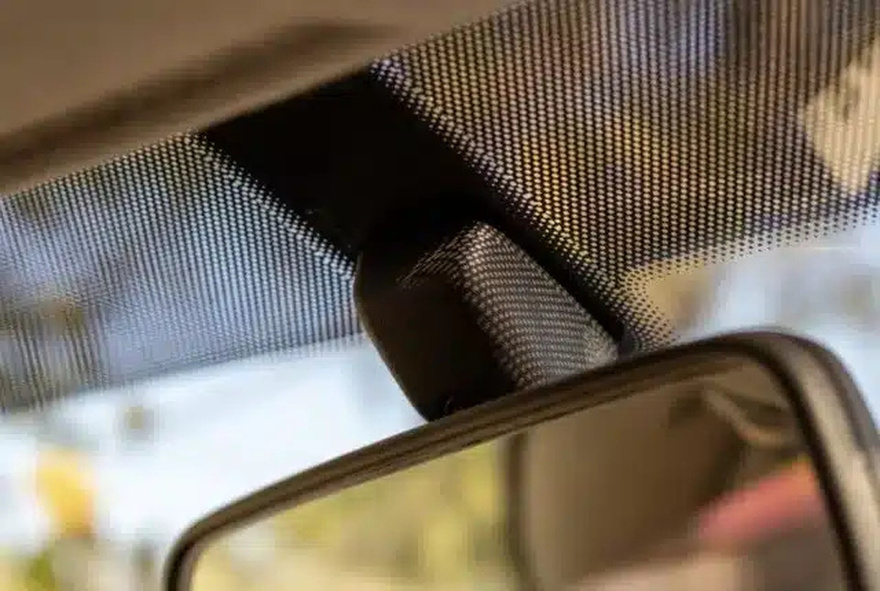 Γιατί υπάρχουν οι τελείες γύρω από το παρμπρίζ