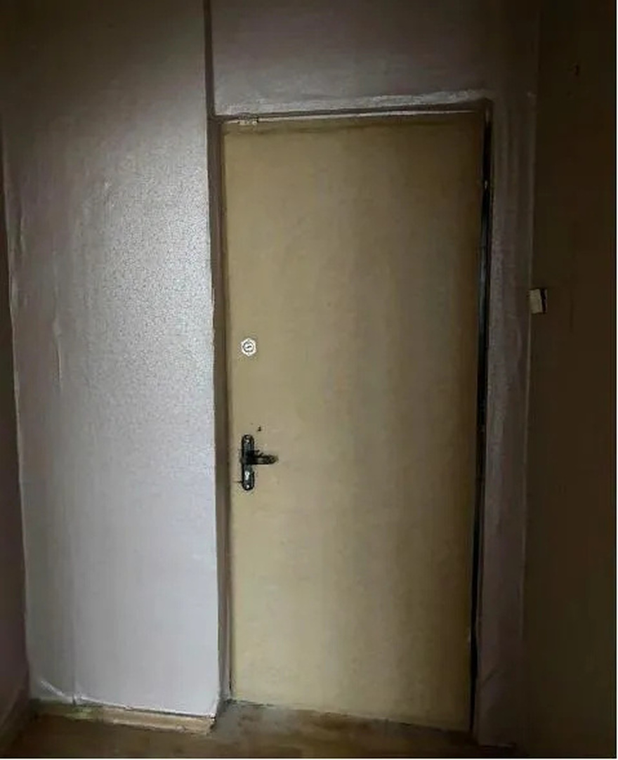 Ένας Άντρας Αγόρασε Ένα Διαμέρισμα Για Τη Μητέρα Του: Έκανε Μια Οικονομική, Αλλά Πολύ Στυλάτη Ανακαίνιση Με Τα Χέρια Του!