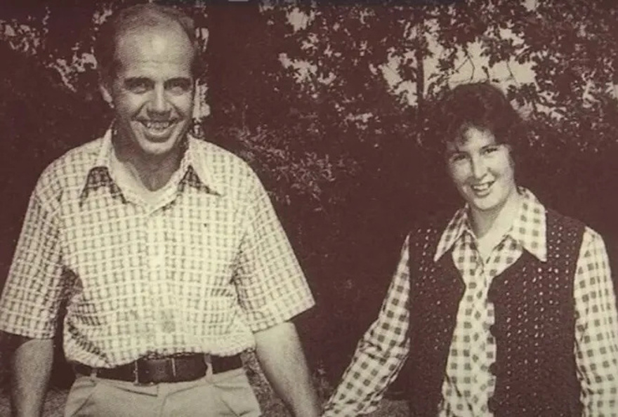 Το ζευγάρι ζούσε στον ωκεανό ανάμεσα σε καρχαρίες για σχεδόν 4 μήνες: Τι τους βοήθησε να δραπετεύσουν;