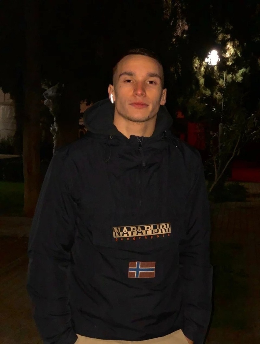 Παράδειγμα προς μίμηση: Επέστρεψε σχολείο στα 22 του και βγήκε πρώτος των πρώτων στις Πανελλαδικές με 19.875 μόρια