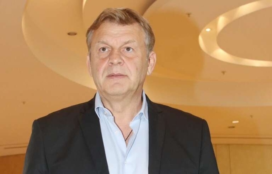 Απόστολος Γκλέτσος: Ο γάμος των 17 ημερών, η σχέση με την κόρη του, η πολιτική και οι δηλώσεις που δίχασαν το κοινό