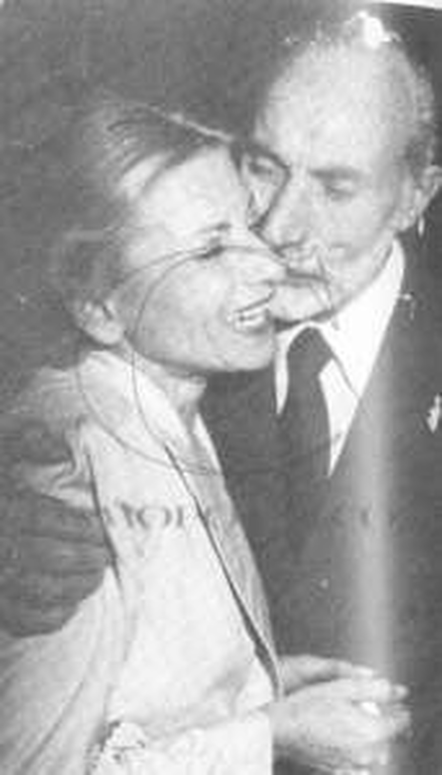 Μάνος Κατράκης: Ο λόγος που τον απέρριψαν από το θέατρο, τα βασανιστήρια στη Μακρόνησο και η προσωπική του τραγωδία