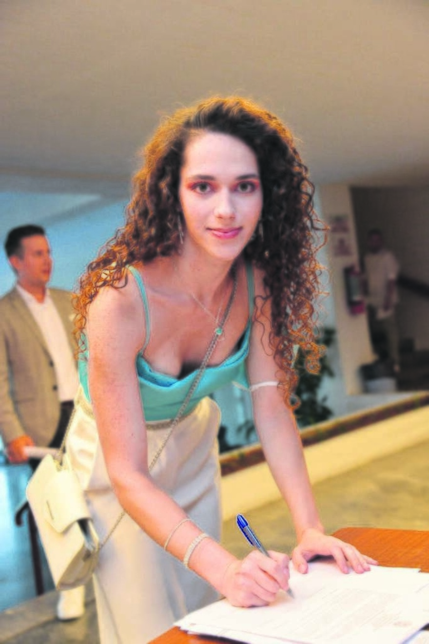 Ελίνα Χατζηδημητρίου: «Δεν είμαι η “πρώτη γυναίκα” αλλά ο “πρώτος άνθρωπος” που πήρε πτυχίο με 10 στην ιστορία της ΣΘΕ του ΑΠΘ »