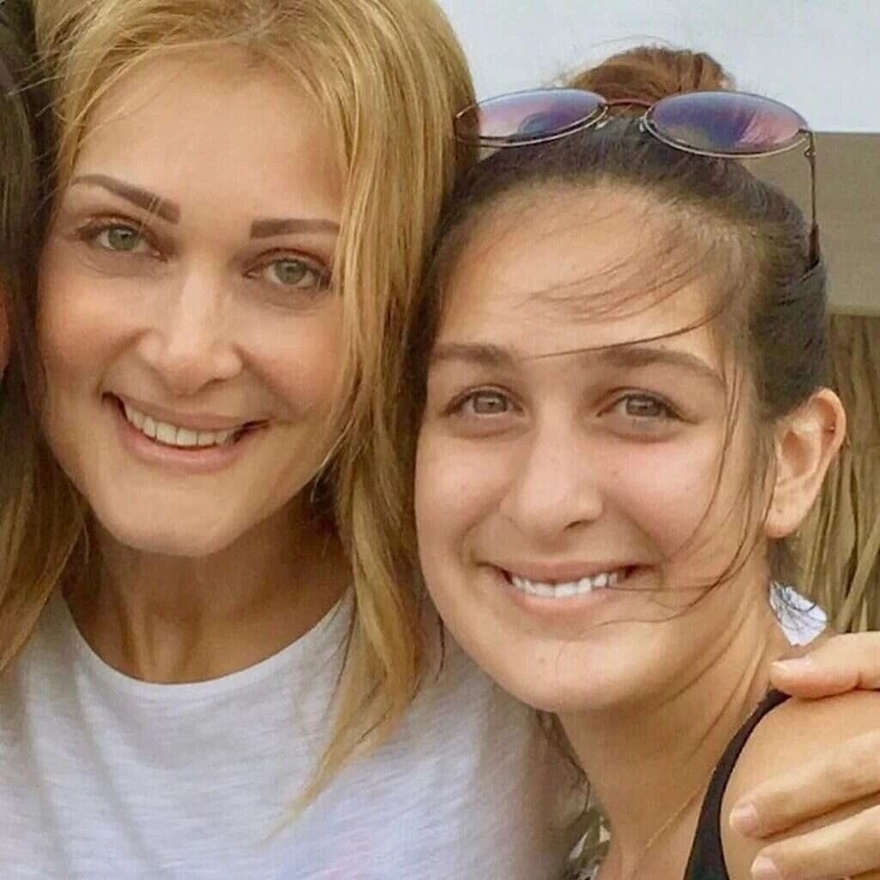 Νατάσα Θεοδωρίδου: “Χώρισα και έμεινα μόνη με ένα παιδί 2 ετών στα χέρια. Πήρα την ευθύνη κι έφυγα για Αθήνα”