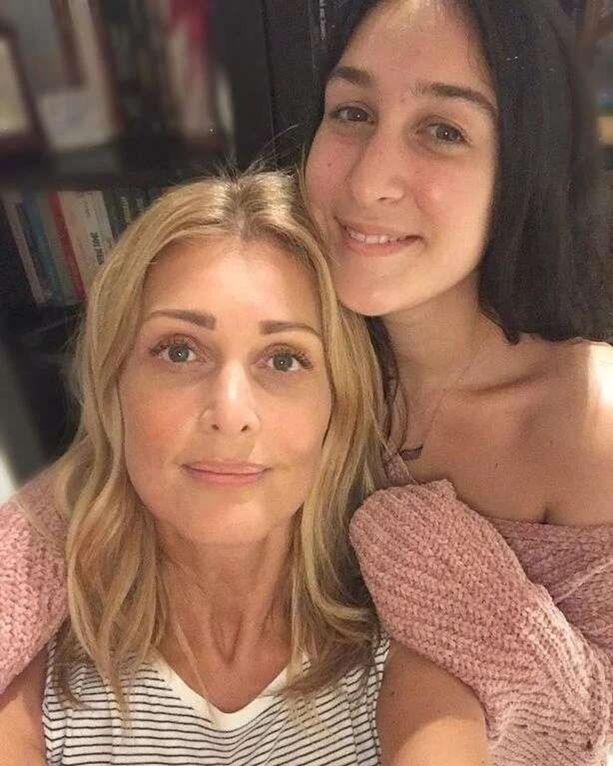 Νατάσα Θεοδωρίδου: “Χώρισα και έμεινα μόνη με ένα παιδί 2 ετών στα χέρια. Πήρα την ευθύνη κι έφυγα για Αθήνα”