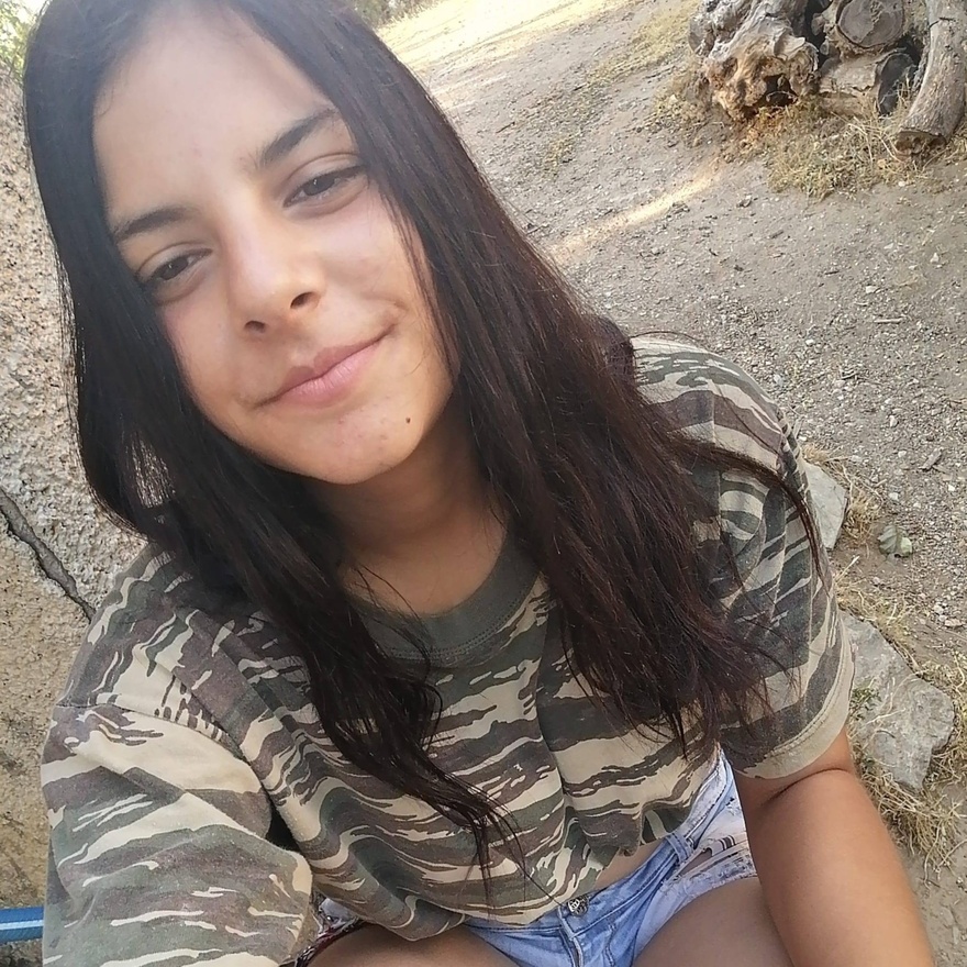 Μαρία Ρέτσα: Η 20χρονη κτηνοτρόφος ξυπνάει στις πέντε το πρωί, βόσκει 100 πρόβατα στην Εύβοια και δίνει ελπίδα για τη νέα γενιά