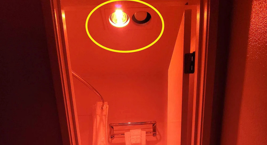 Γιατί πρέπει να ανάβετε το φως του μπάνιου όταν κοιμάστε σε ξενοδοχείο