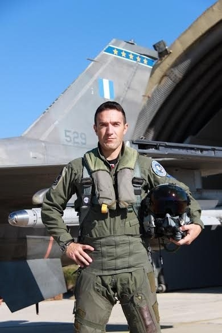 Μας κάνει περήφανους: Στους πρώτους παγκοσμίως ο Έλληνας πιλότος των F-16 Γιώργος Ανδρουλάκης