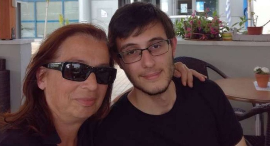 Στάθη μας συγκίνησες: Μαθητής έβγαλε 19.540 μόρια και αφιέρωσε την επιτυχία του στον πατέρα του που δεν ζει