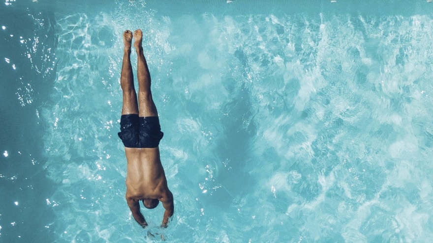 Καλύτερη υγεία του εγκεφάλου: Πώς βοηθάει η κολύμβηση