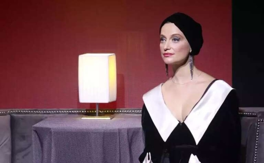 Λένα Δροσάκη: Το αγοροκόριτσο των παιδικών της χρόνων, η καταγγελία στον Φιλιππίδη, ο γάμος και το διαζύγιο-βόμβα με τον Μπουρδούμη