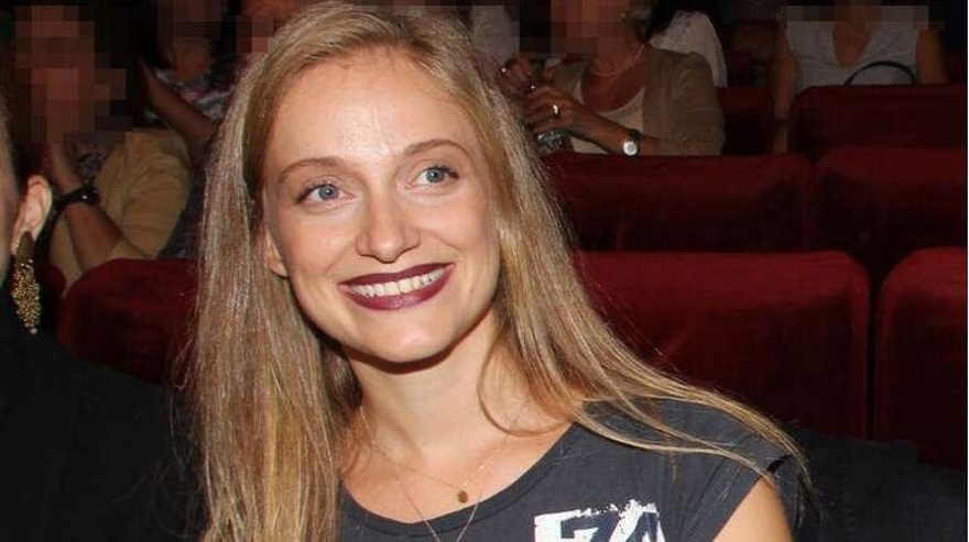 Λένα Δροσάκη: Το αγοροκόριτσο των παιδικών της χρόνων, η καταγγελία στον Φιλιππίδη, ο γάμος και το διαζύγιο-βόμβα με τον Μπουρδούμη