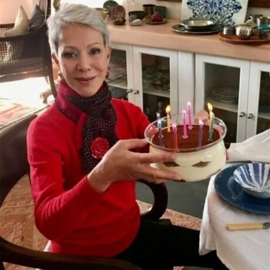 Όλοι γνώριζαν τον Φρέντυ: Η “άγνωστη” γοητευτική μητέρα της Ναταλίας Γερμανού, η ομοιότητα τους και σημερινή της εικόνα