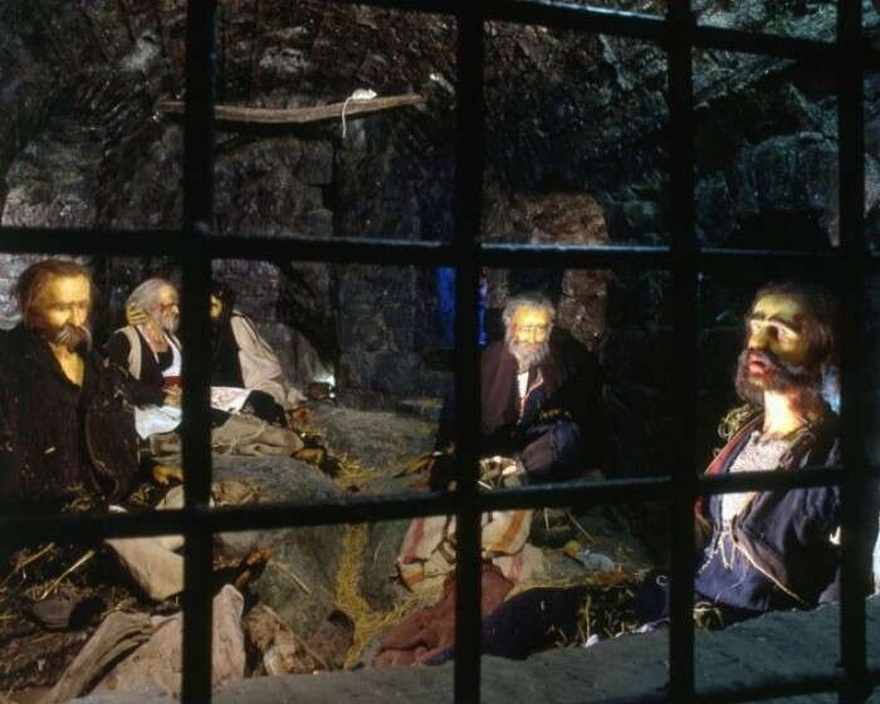 Παύλος Βρέλλης: Ο γλύπτης που δημιούργησε Μουσείο στα Γιάννενα που φιλοξενεί ήρωες του ’21 και ‘ζωντάνεψε΄ την ιστορία του έθνους σε κερί