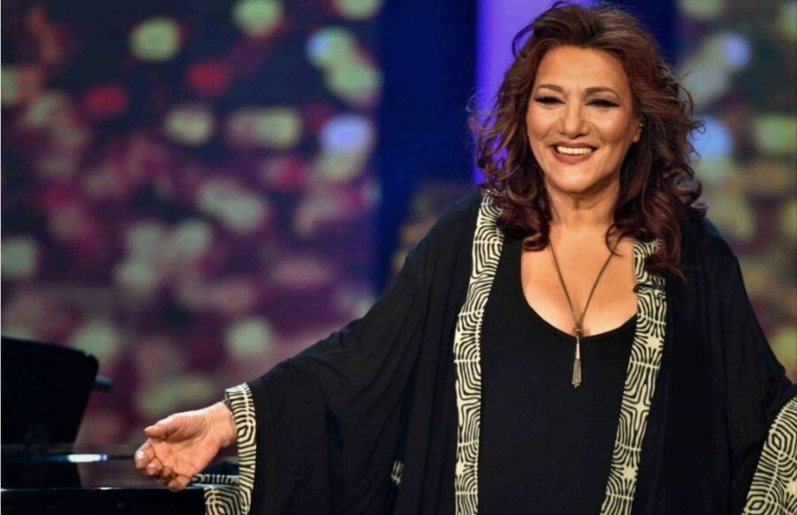 Τιμή τους και καμάρι τους και δεν το έκρυψαν ποτέ: 9 διάσημοι Έλληνες καλλιτέχνες που είναι τσιγγάνοι