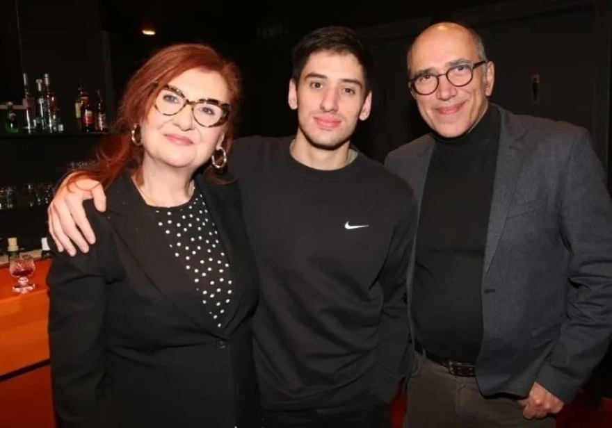 Τίτος Γρηγορόπουλος: Ο γιος του “Τρελαντώνη” μεγάλωσε, είναι 26 ετών και μοιάζει στον μπαμπά του