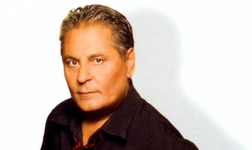 Τιμή τους και καμάρι τους και δεν το έκρυψαν ποτέ: 9 διάσημοι Έλληνες καλλιτέχνες που είναι τσιγγάνοι