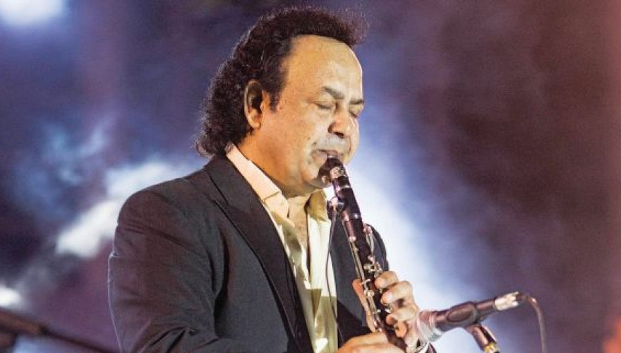 Τιμή τους και καμάρι τους και δεν το έκρυψαν ποτέ: 9 διάσημοι Έλληνες καλλιτέχνες που είναι τσιγγάνοι