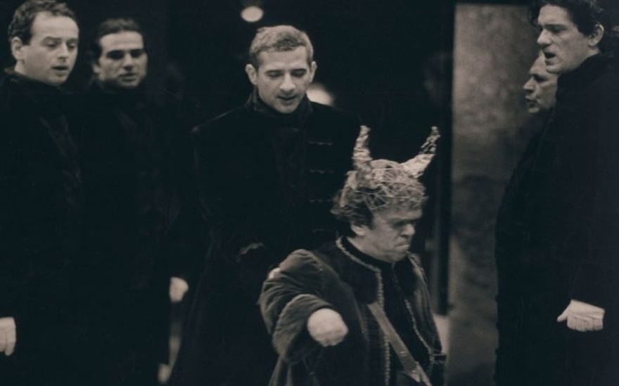 Κανείς δεν πήγε στην κηδεία του: Ο “γίγαντας” νάνος του κινηματογράφου και η τελευταία του επιθυμία