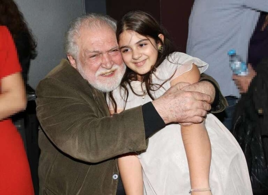 Κώστας Καζάκος: Η στροφή στην καριέρα του, ο έρωτας με την Καρέζη, ο χαμός του παιδιού του και το τραγικό του τέλος