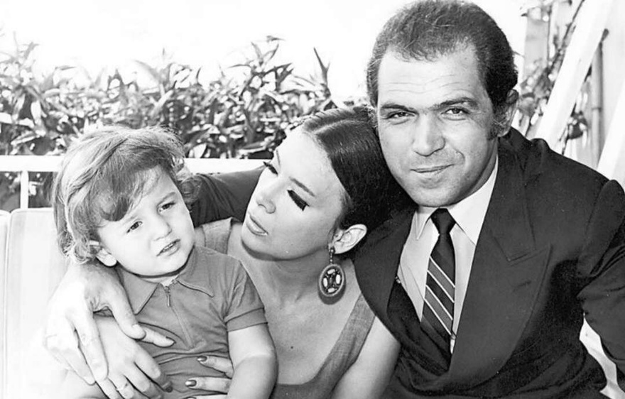 Κώστας Καζάκος: Η στροφή στην καριέρα του, ο έρωτας με την Καρέζη, ο χαμός του παιδιού του και το τραγικό του τέλος