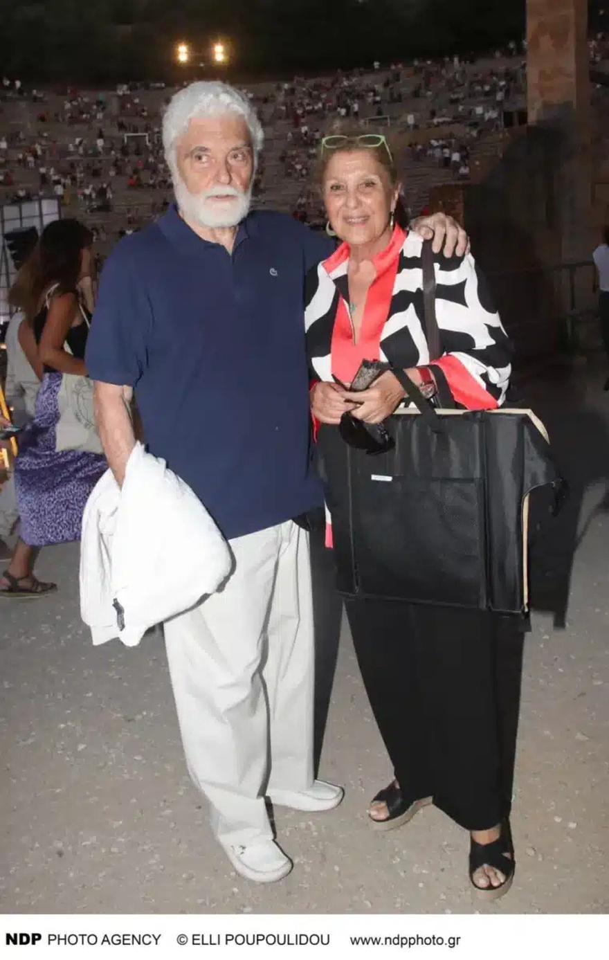 Είναι παντρεμένοι 52 χρόνια, έχουν μια υπέροχη οικογένεια: Αυτή είναι η εντυπωσιακή σύζυγος του Στέφανου Κυριακίδη, σπάνια εμφάνιση στο πλευρό του