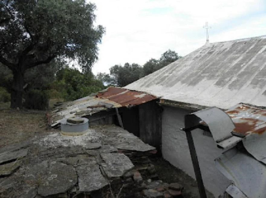 Το αγıασμένο κελί του Αγίου Παϊσίου στον Τίμιο Σταυρό