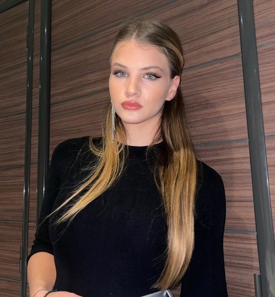 Άννα Μαρία ‘Ίβιτς: Η καλλονή κόρη της Ελένης Πετρουλάκη είναι πραγματικά μια από τις ομορφότερες Ελληνίδες αυτή τη στιγμή