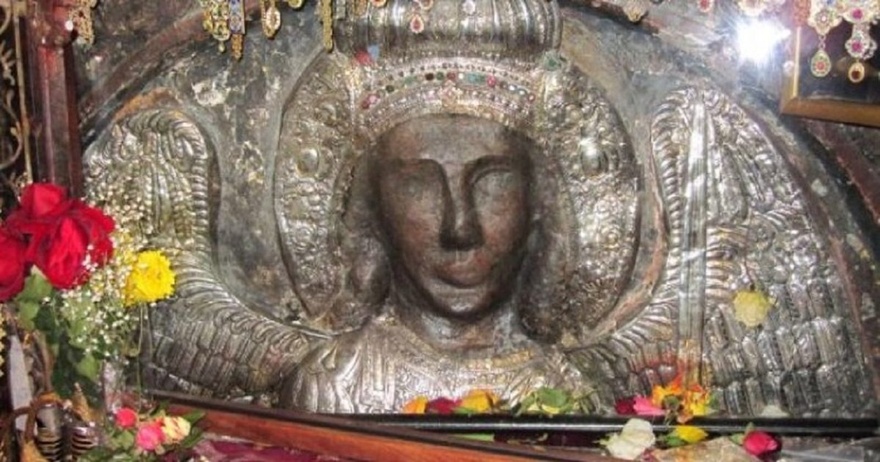 Συγκλονίζει το Μέγα Θαύμα του Ταξιάρχη σε ανάπηρη γυναίκα: «Σήκω και πήγαινε στον Ναό μου να Κοινωνήσεις»