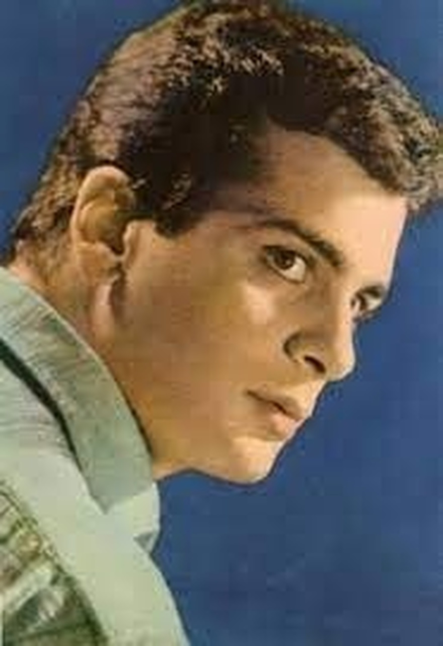 Κώστας Κακκαβάς: Ο όμορφος του σινεμά, η άγνωστη περιπέτεια, η γοητεία του σήμερα στα 86 και ο αθλητισμός