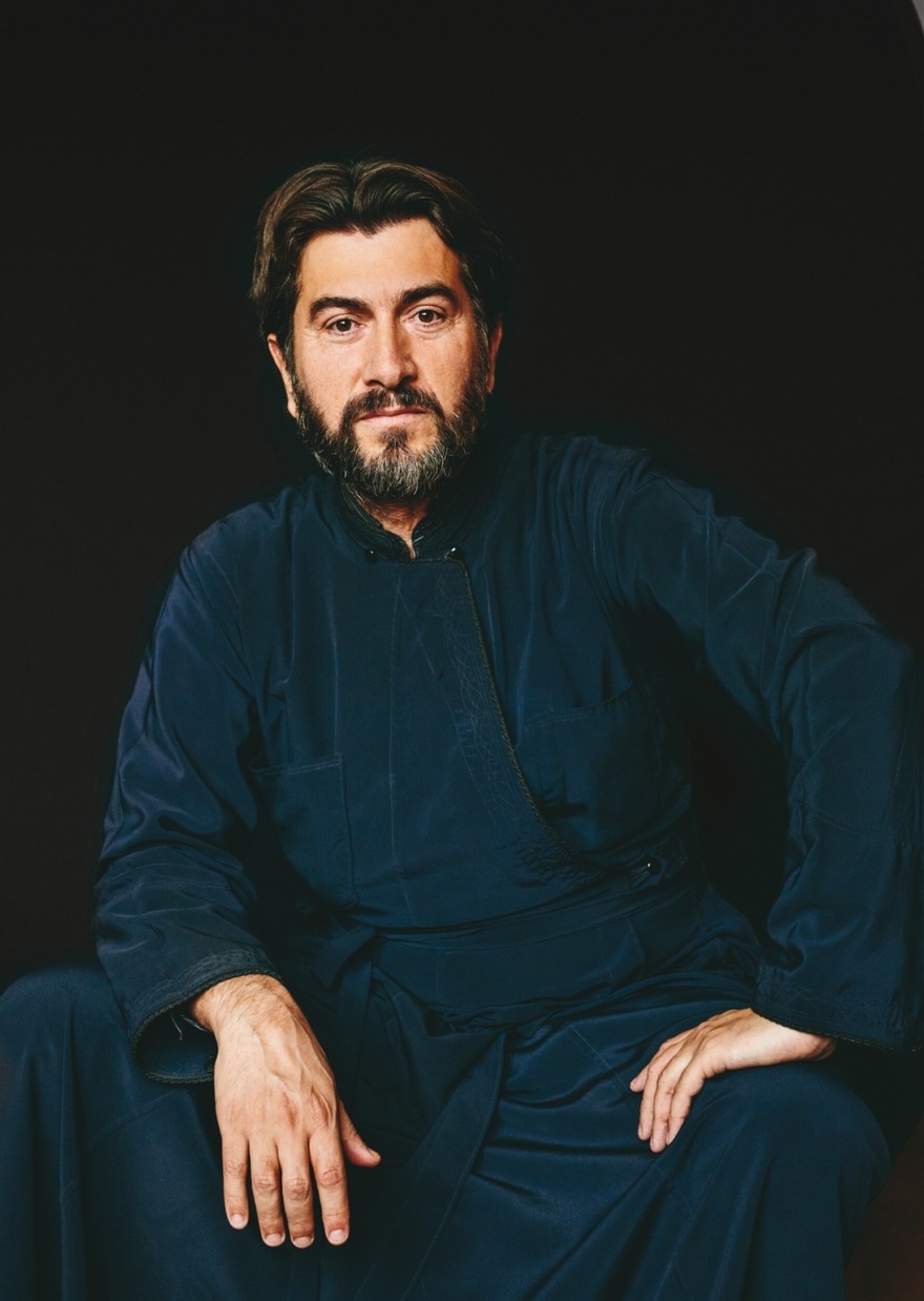 Συγκινεί η μαρτυρία 25χρονου: «Ο πάτερ είναι Άγιος άνθρωπος, με έχει μεγαλώσει, δεν θα πείραζε ποτέ παιδί»