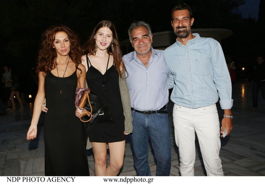 43 ετών, αεροπόρος & κούκλος: Αυτός είναι ο άγνωστος γιος του Γιάννη Μποσταντζόγλου, διέρρευσαν 1η φορά φώτο του