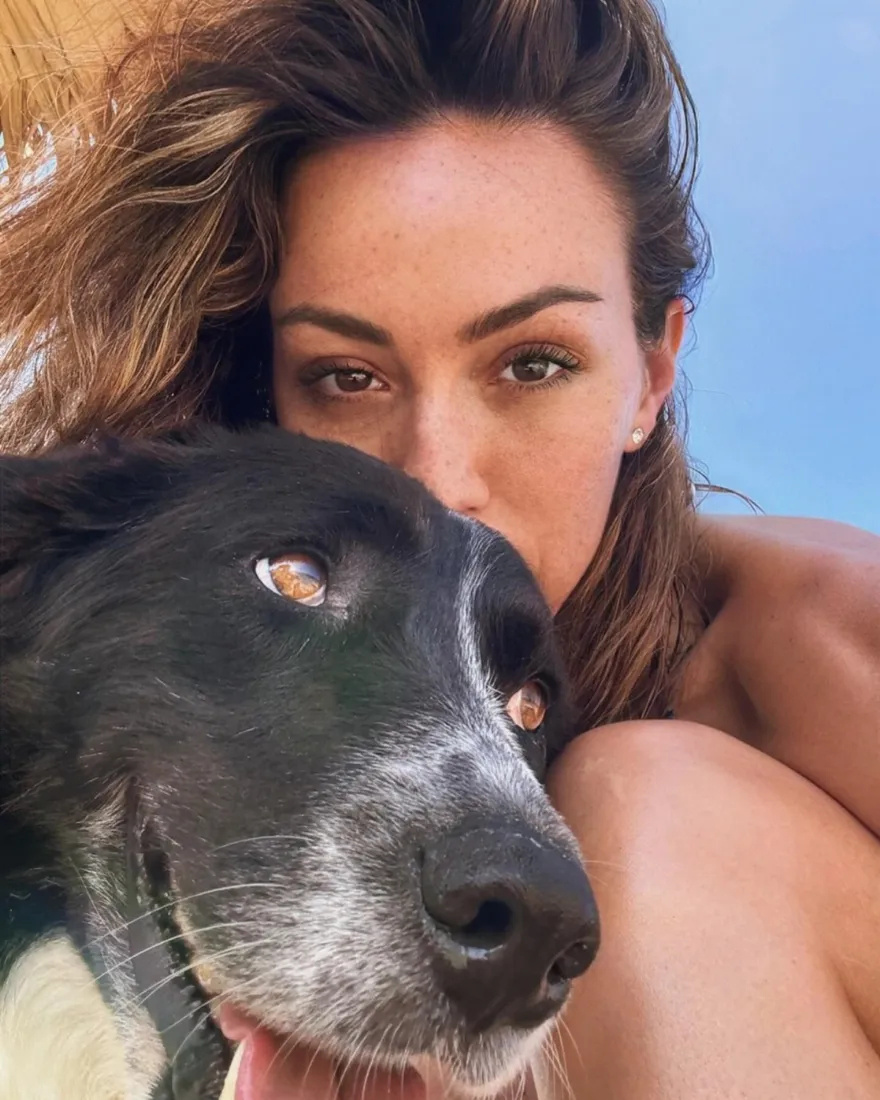 Δώρα Παντέλη: Πανέμορφη και φιλόζωος ποζάρει με το σκύλο της και η φωτογραφία κάνει θραύση στο διαδίκτυο