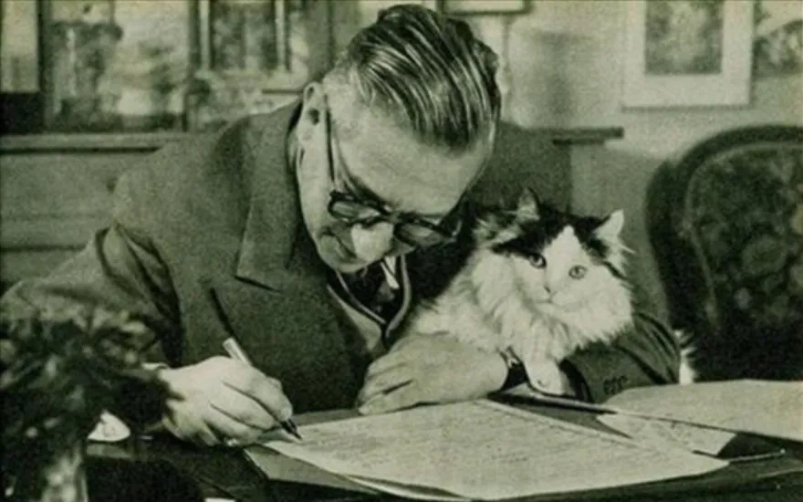 Διανοούμενοι και συγγραφείς που είχαν τρέλα με τις γάτες και υποκλίθηκαν στο μεγαλείο τους