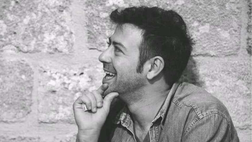 Πέτρος Μπουσουλόπουλος: Η καριέρα ως τραγουδιστής, το πρόβλημα υγείας, η κόντρα με τον Φιλιππίδη και η ζωή σήμερα στη Ρόδο