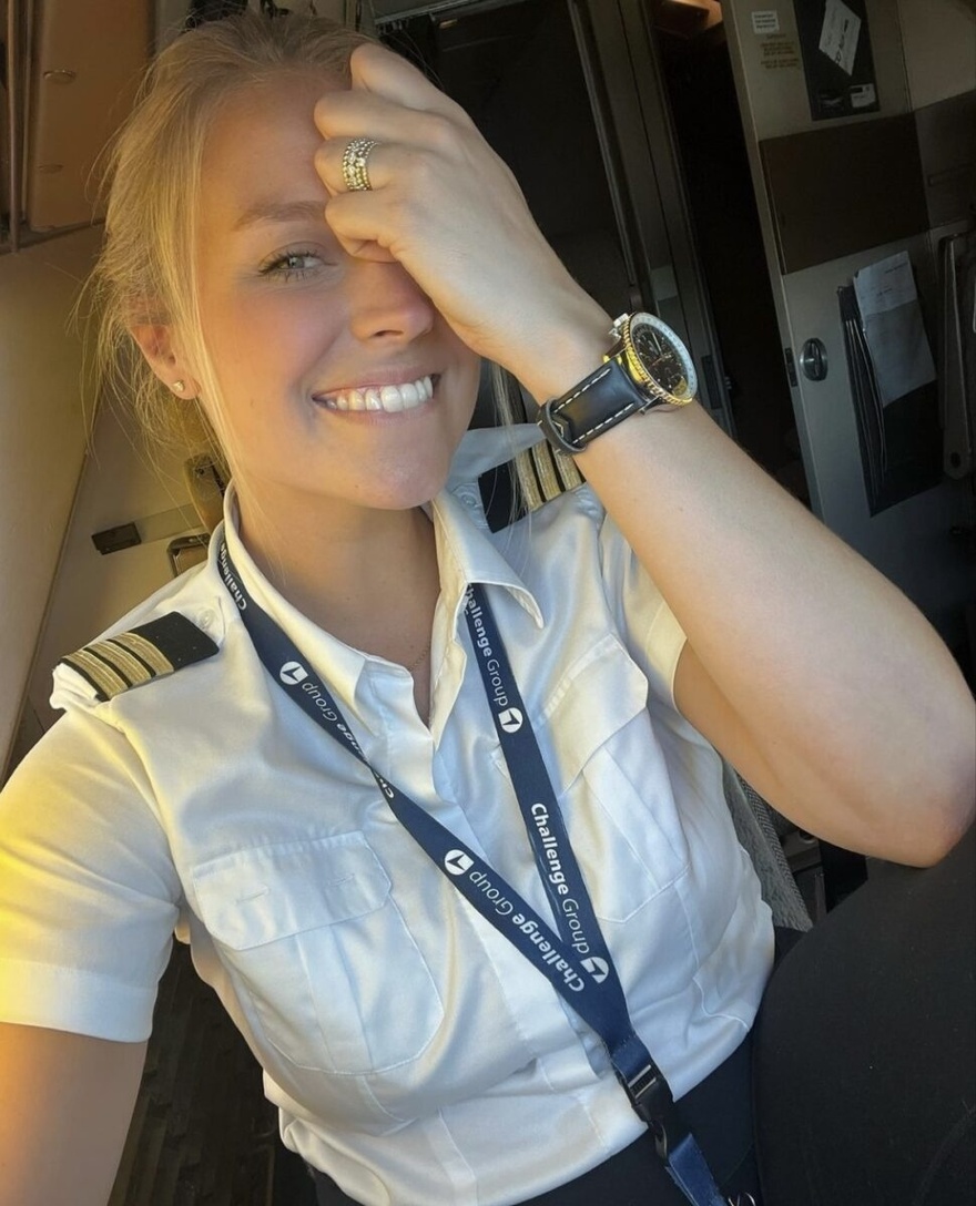 Όλοι νομίζουν ότι είναι αεροσυνοδός: Μια πανέμορφη 27χρονη πιλότος του θηριώδους Jumbo 747